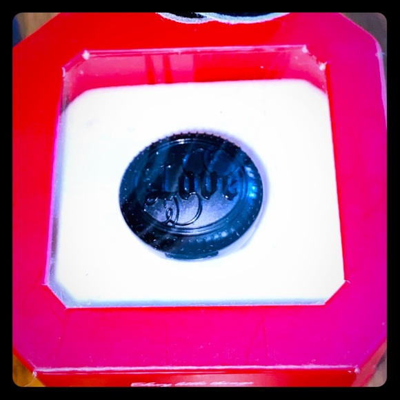 Love Rock lip gloss ring in cherry 🍒 - Picture 1 of 3